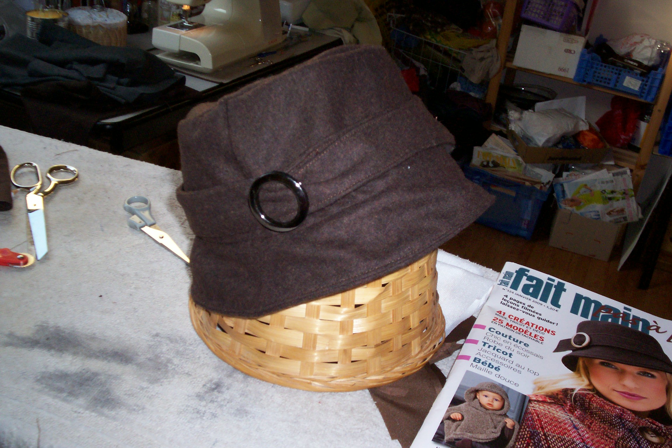 chapeau cloche marron - 10 Euros